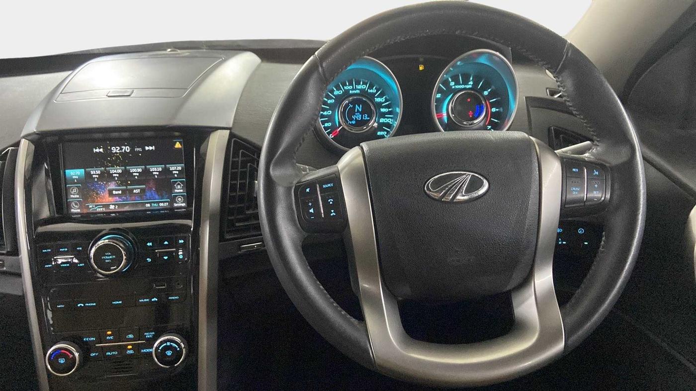 2018 Mahindra XUV500 W9 AT, Diesel, Automatic, 44,913 km, Steering Wheel Close Up