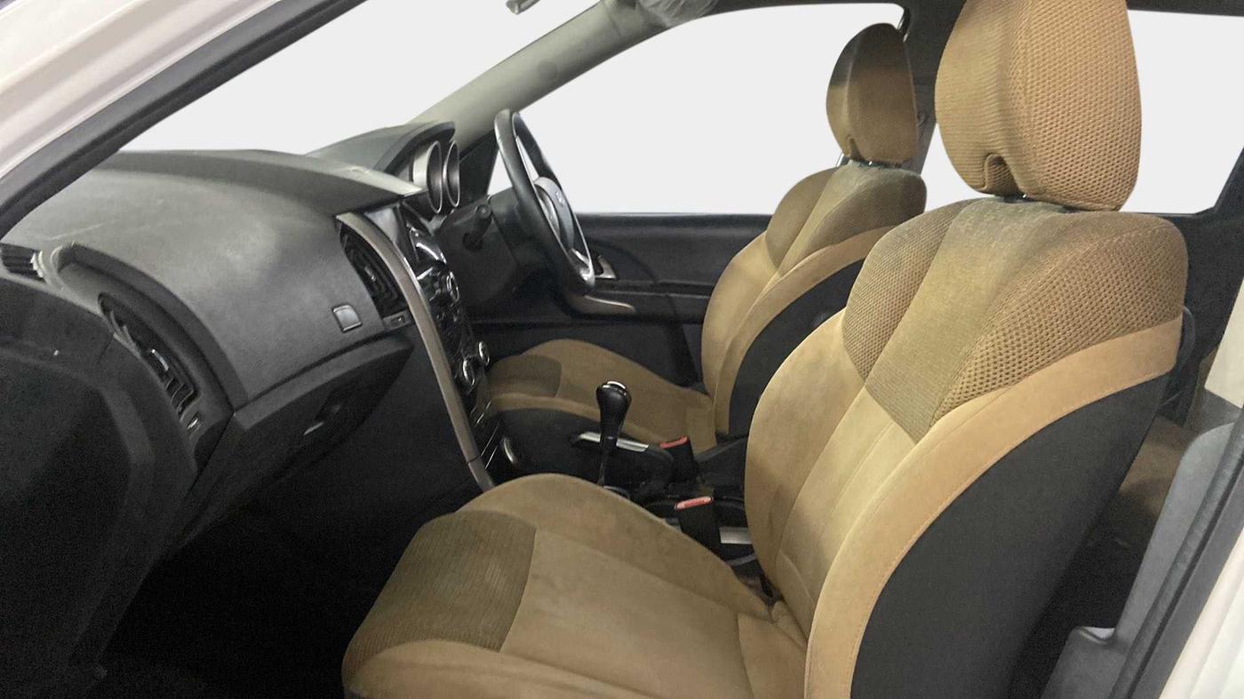 2018 Mahindra XUV500 W9 AT, Diesel, Automatic, 44,913 km, Right Side Front Door Cabin