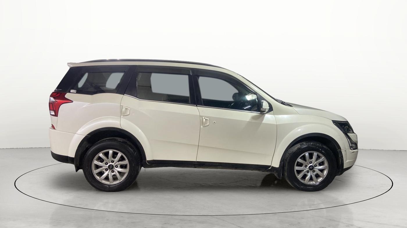 2018 Mahindra XUV500 W9 AT, Diesel, Automatic, 44,913 km, Right Side View