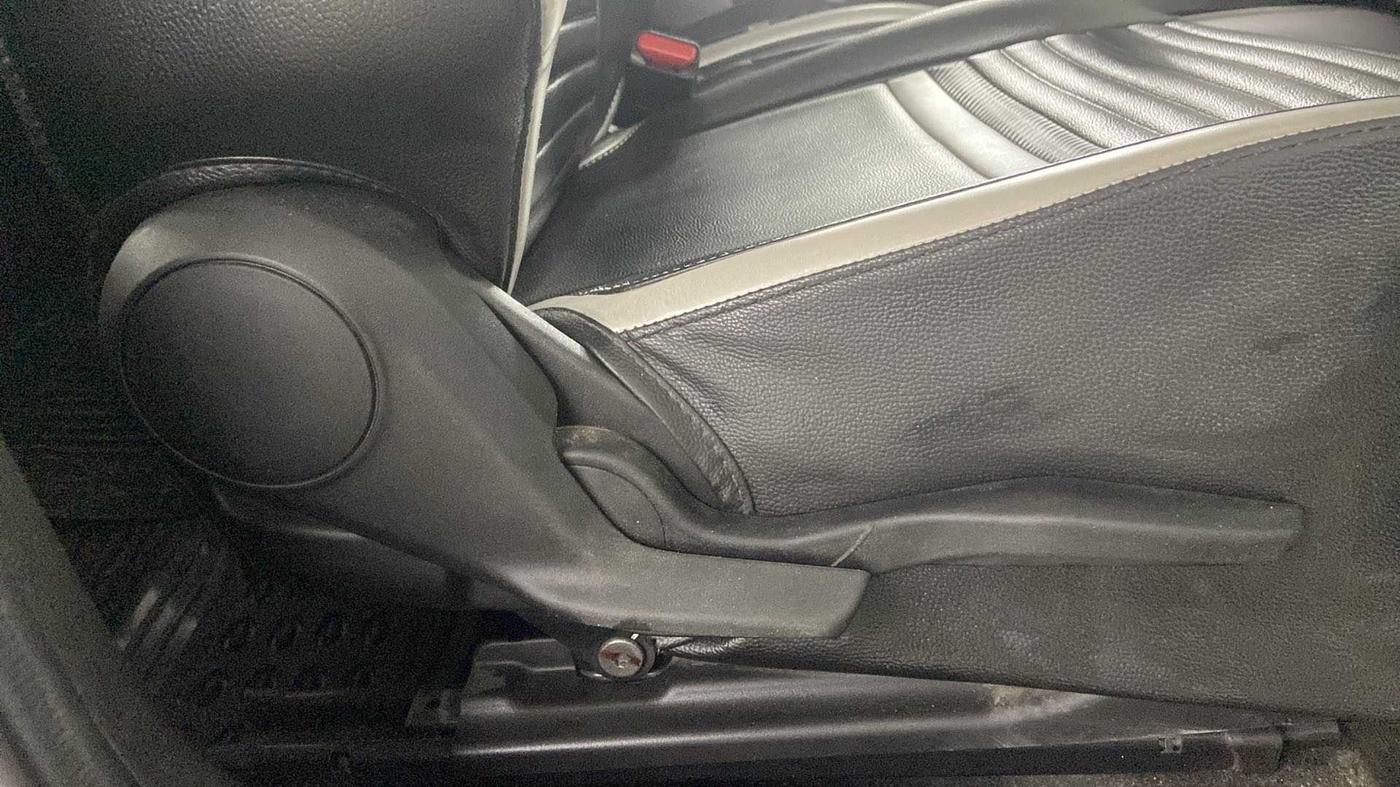 2019 Maruti Baleno ZETA PETROL 1.2, Petrol, Manual, 32,875 km, Driver Side Adjustment Panel