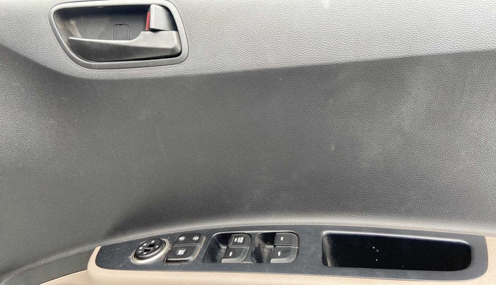 2019 Hyundai Grand i10 MAGNA 1.2 KAPPA VTVT, Petrol, Manual, 65,627 km, Driver Side Door Panels Control