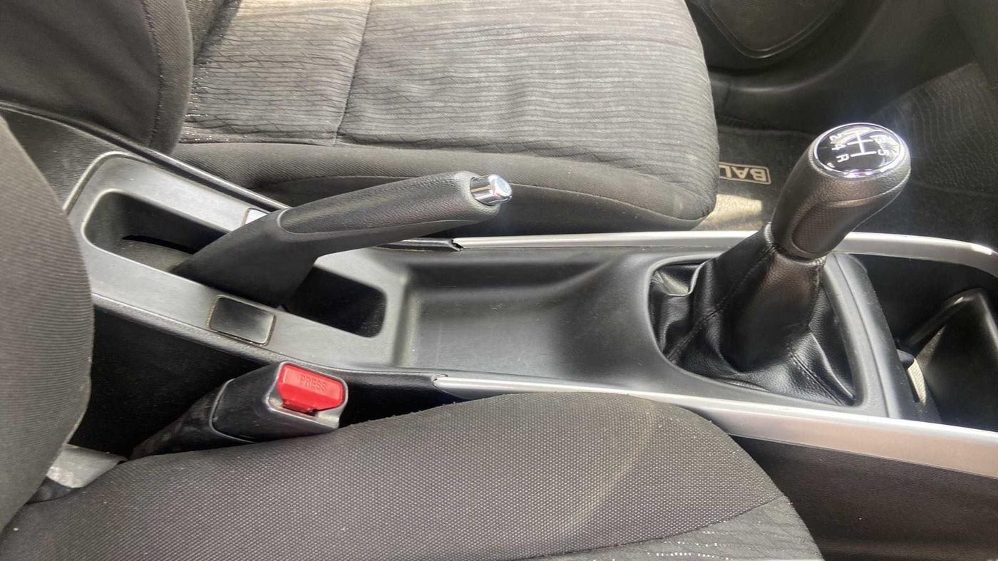 2016 Maruti Baleno DELTA PETROL 1.2, Petrol, Manual, 75,271 km, Gear Lever