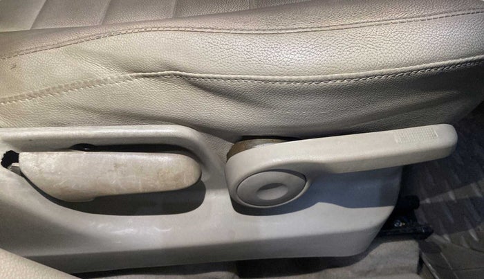 2013 Maruti Ertiga ZDI, Diesel, Manual, 64,822 km, Driver Side Adjustment Panel