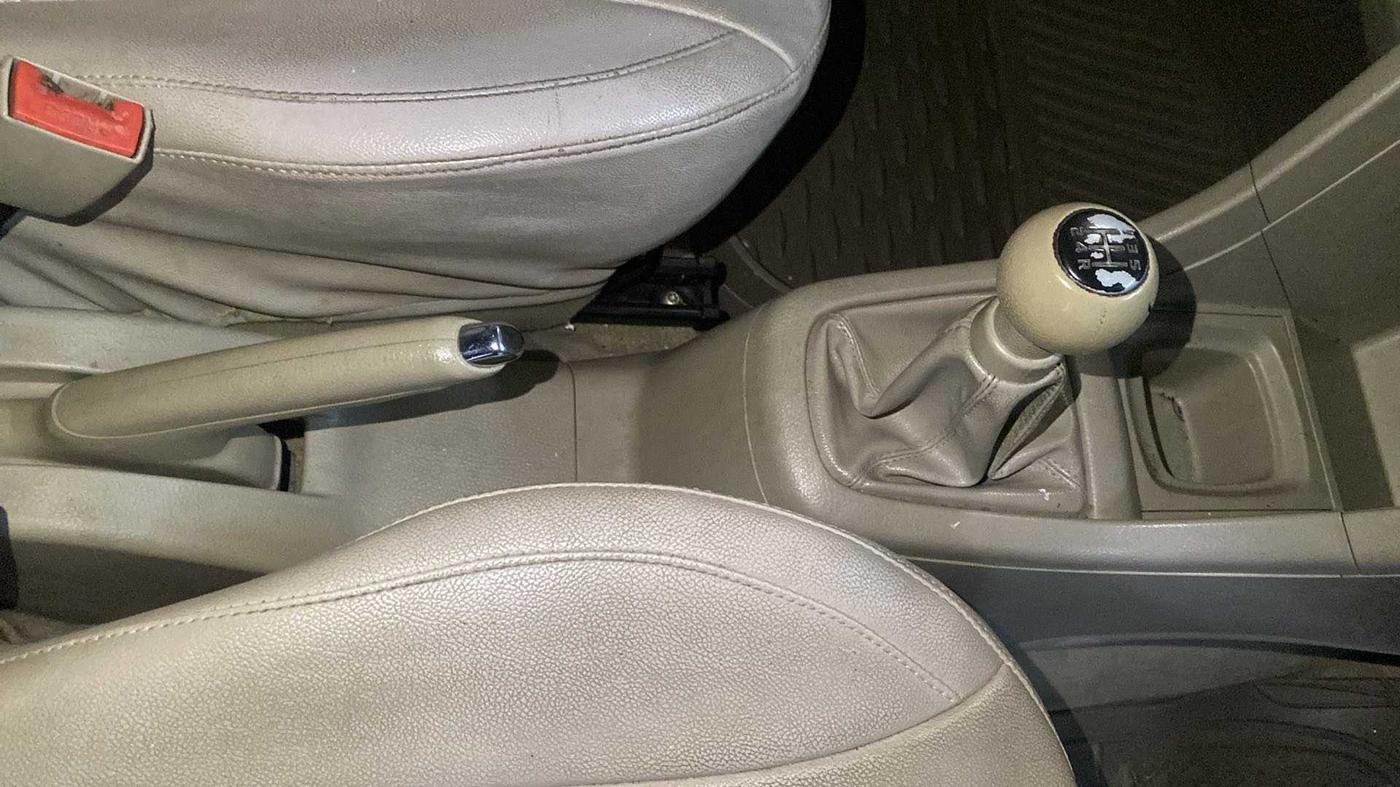 2013 Maruti Ertiga ZDI, Diesel, Manual, 64,822 km, Gear Lever