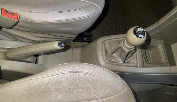 2013 Maruti Ertiga ZDI, Diesel, Manual, 64,822 km, Gear Lever