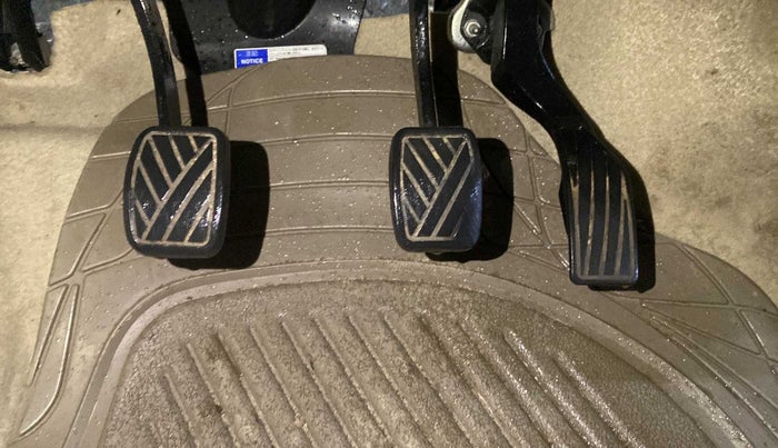 2013 Maruti Ertiga ZDI, Diesel, Manual, 64,822 km, Pedals