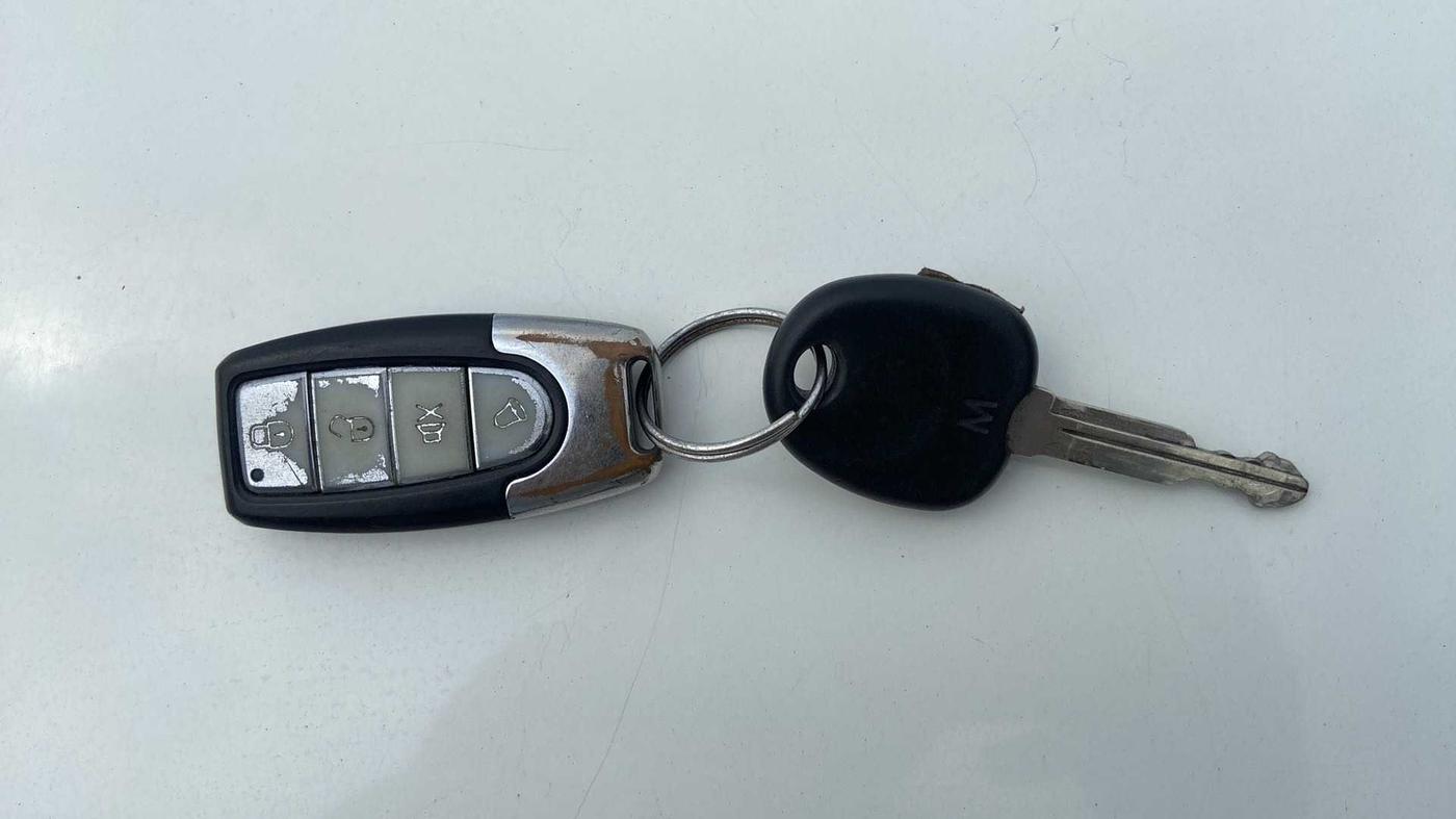 2019 Hyundai NEW SANTRO MAGNA, Petrol, Manual, 34,861 km, Key Close Up