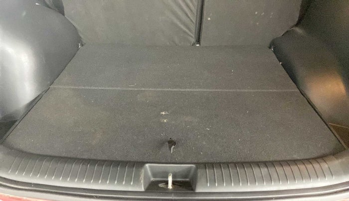 2017 Hyundai Creta SX PLUS AT 1.6 PETROL, Petrol, Automatic, 31,687 km, Boot Inside