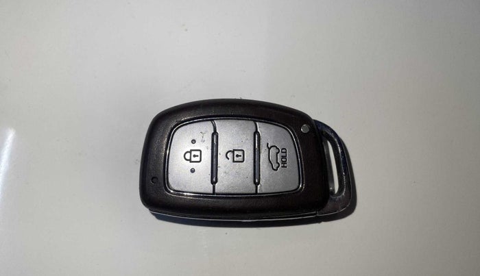 2016 Hyundai Creta SX PLUS 1.6 PETROL, Petrol, Manual, 74,459 km, Key Close Up