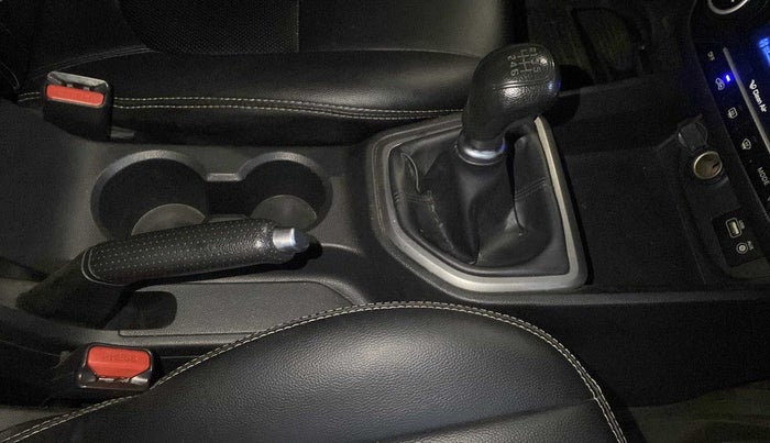 2016 Hyundai Creta SX PLUS 1.6 PETROL, Petrol, Manual, 74,459 km, Gear Lever