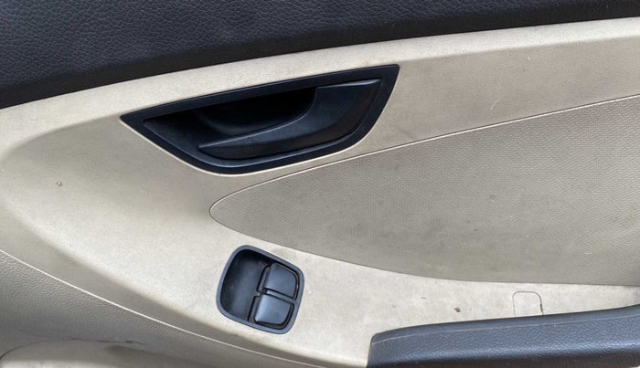 2014 Hyundai Eon ERA +, Petrol, Manual, 26,199 km, Driver Side Door Panels Control
