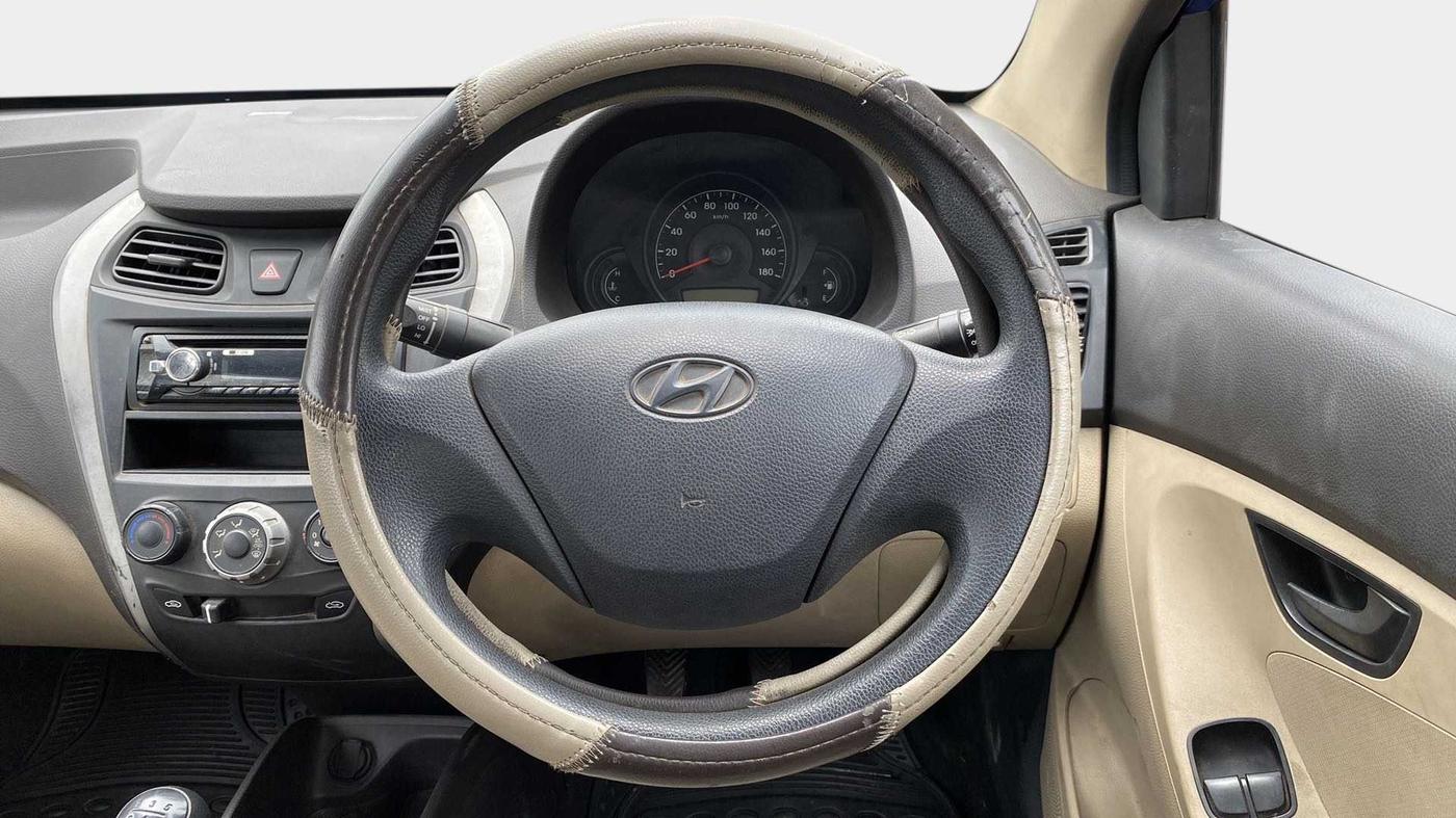2014 Hyundai Eon ERA +, Petrol, Manual, 26,199 km, Steering Wheel Close Up
