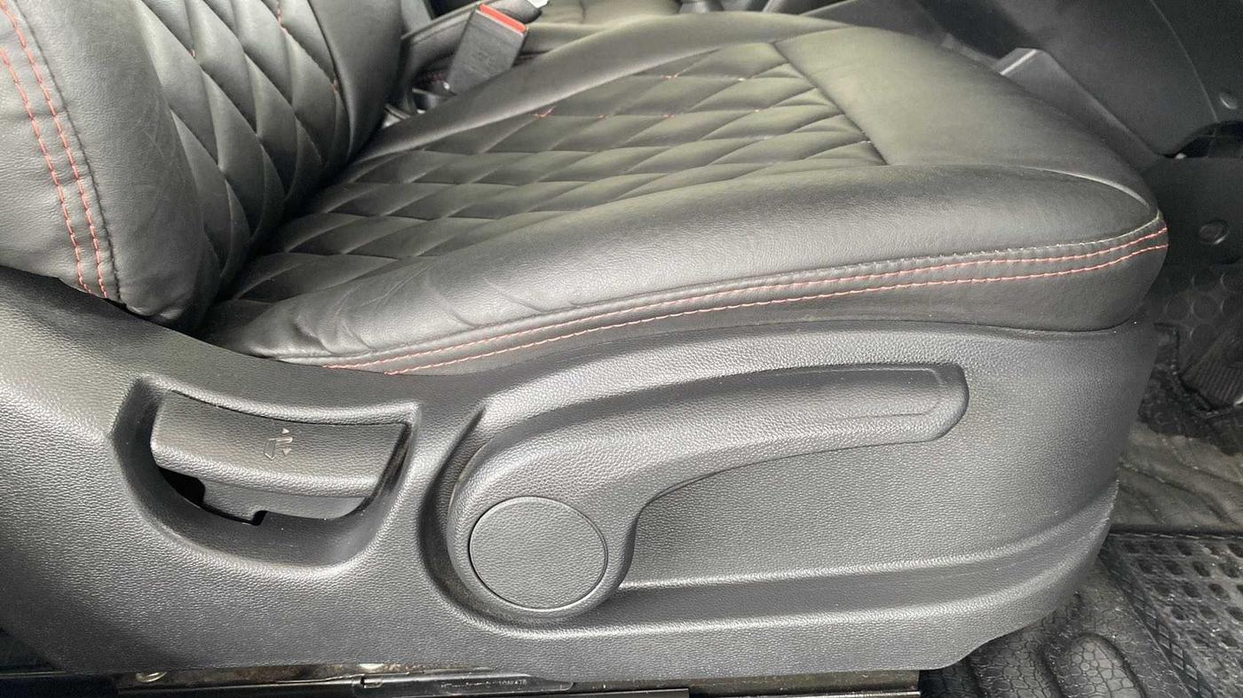 2019 Hyundai Elite i20 SPORTZ PLUS 1.2, Petrol, Manual, 25,148 km, Driver Side Adjustment Panel