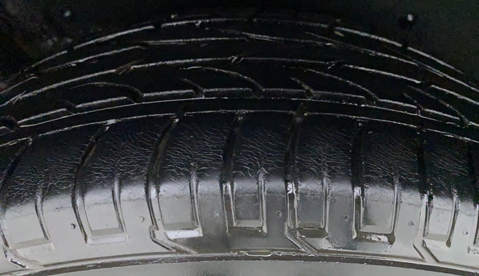 2018 Mahindra MARAZZO M8 7 STR, Diesel, Manual, 23,654 km, Left Rear Tyre Tread