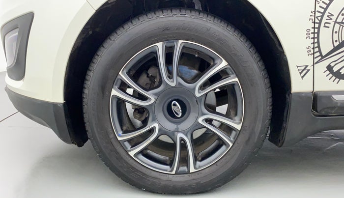 2018 Mahindra MARAZZO M8 7 STR, Diesel, Manual, 23,654 km, Left Front Wheel