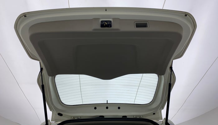 2018 Mahindra MARAZZO M8 7 STR, Diesel, Manual, 23,654 km, Boot Door Open