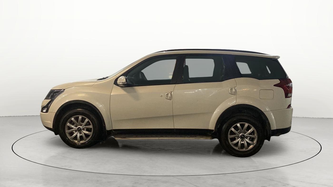 2018 Mahindra XUV500 W9, Diesel, Manual, 31,743 km, Left Side