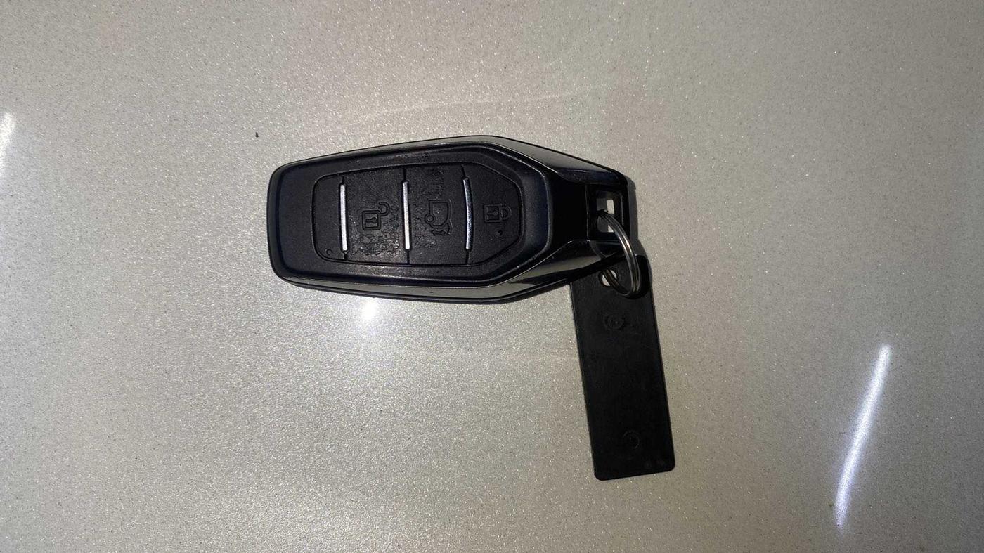 2018 Mahindra XUV500 W9, Diesel, Manual, 31,743 km, Key Close Up