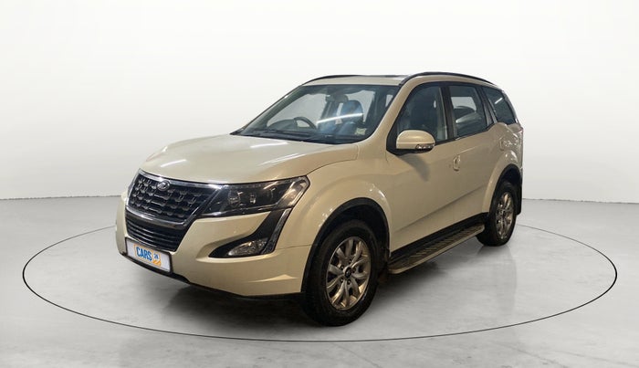 2018 Mahindra XUV500 W9, Diesel, Manual, 31,743 km, Left Front Diagonal