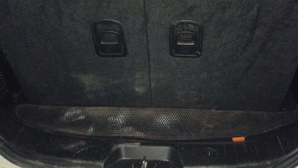 2018 Mahindra XUV500 W9, Diesel, Manual, 31,743 km, Boot Inside