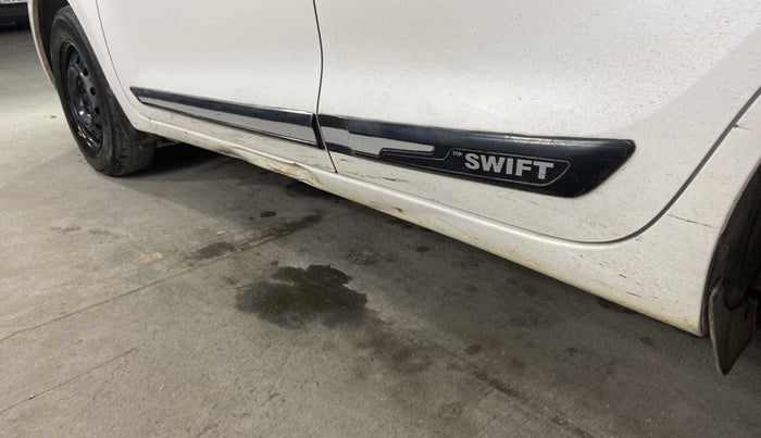 2021 Maruti Swift VXI, Petrol, Manual, 32,497 km, Left running board - Slightly dented