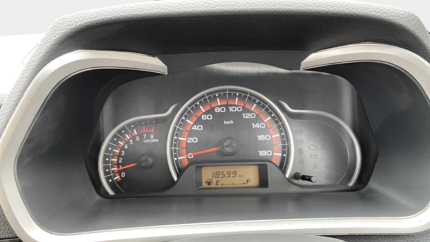 2015 Maruti Alto K10 VXI, Petrol, Manual, 18,570 km, Odometer Image