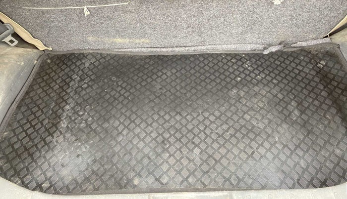 2015 Maruti Alto K10 VXI, Petrol, Manual, 18,570 km, Boot Inside