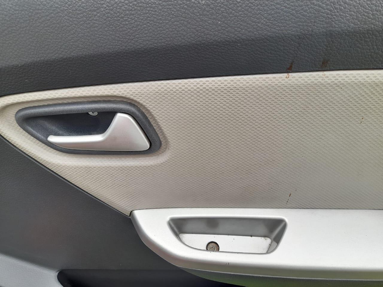 2015 Maruti Alto K10 VXI, Petrol, Manual, 18,570 km, Driver Side Door Panels Control