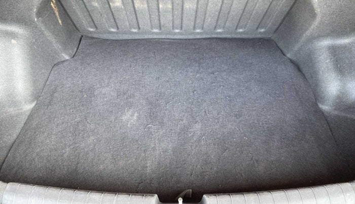 2014 Hyundai Xcent SX AT 1.2 (O), Petrol, Automatic, 50,826 km, Boot Inside