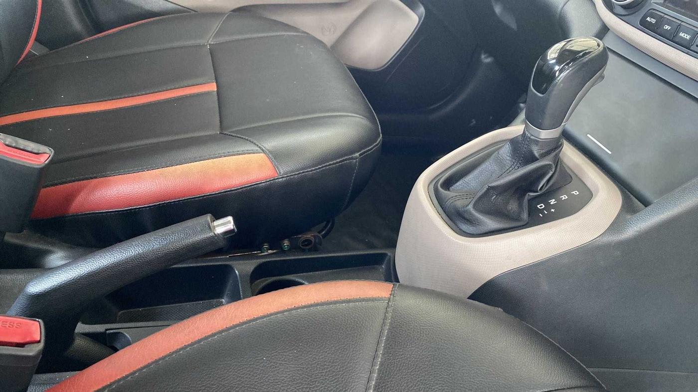 2014 Hyundai Xcent SX AT 1.2 (O), Petrol, Automatic, 50,826 km, Gear Lever