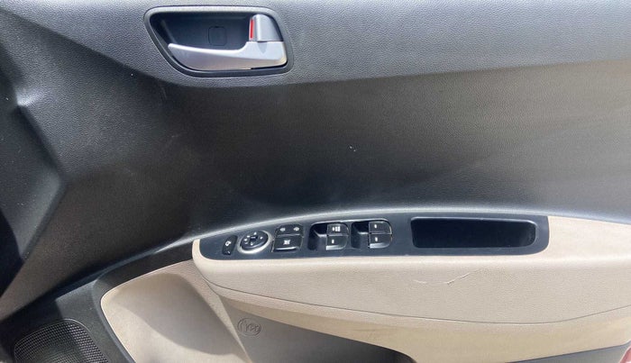 2019 Hyundai Grand i10 ASTA 1.2 KAPPA VTVT, Petrol, Manual, 69,199 km, Driver Side Door Panels Control