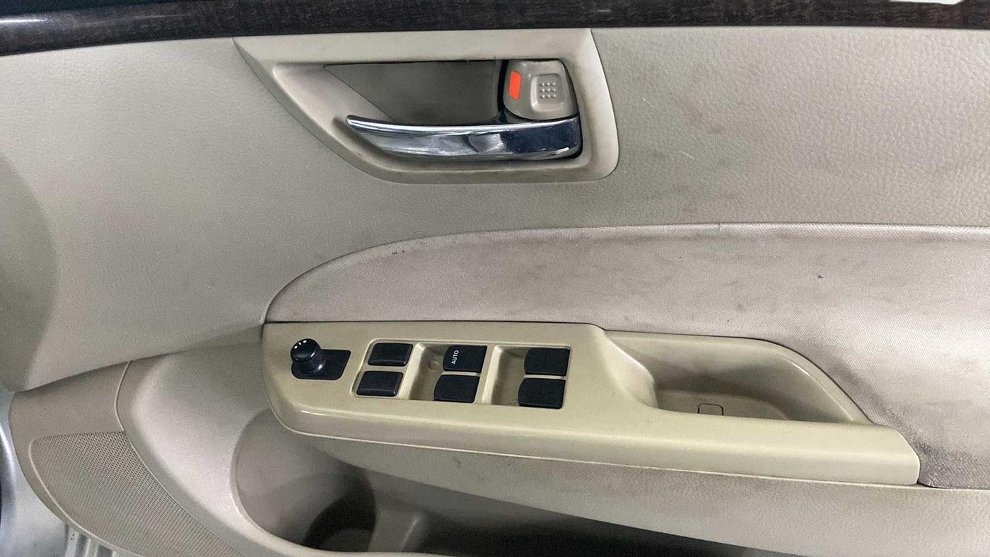 2014 Maruti Swift Dzire VXI, Petrol, Manual, 55,756 km, Driver Side Door Panels Control