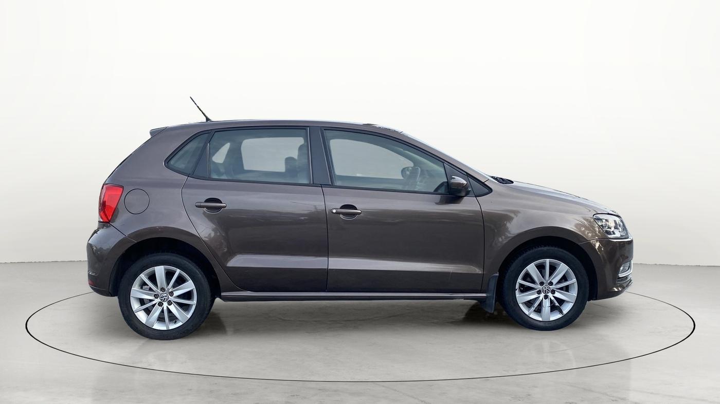 2016 Volkswagen Polo HIGHLINE1.2L, Petrol, Manual, 80,530 km, Right Side View