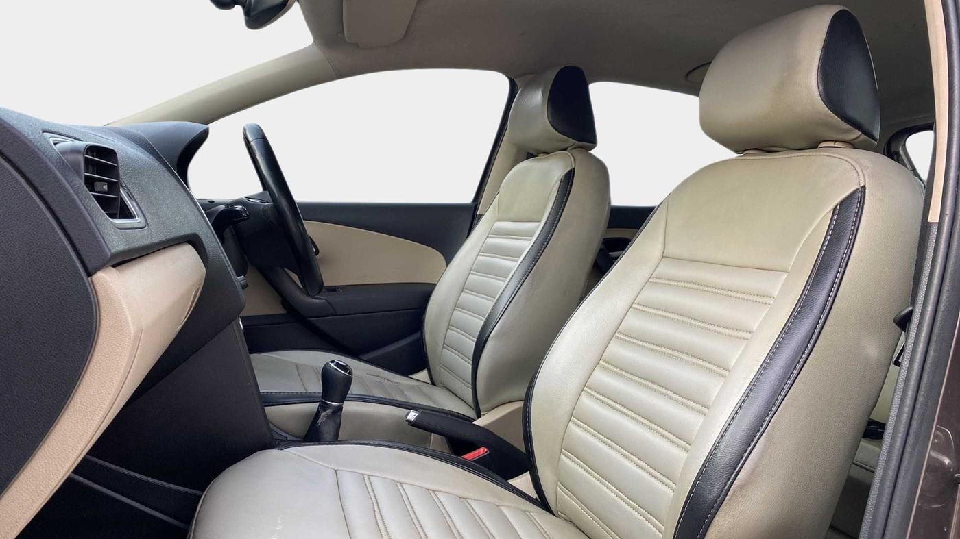 2016 Volkswagen Polo HIGHLINE1.2L, Petrol, Manual, 80,530 km, Right Side Front Door Cabin