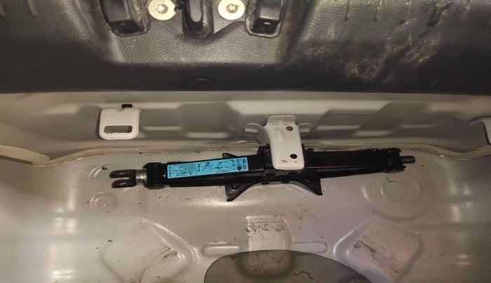 2019 Hyundai Grand i10 ASTA 1.2 KAPPA VTVT, Petrol, Manual, 11,926 km, Dicky (Boot door) - Tool missing