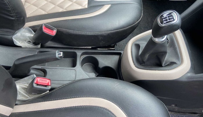 2019 Hyundai Grand i10 ASTA 1.2 KAPPA VTVT, Petrol, Manual, 11,926 km, Gear Lever