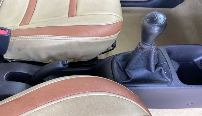 2018 Hyundai Eon ERA +, Petrol, Manual, 30,034 km, Gear Lever