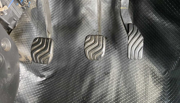 2017 Datsun Redi Go T (O), Petrol, Manual, 20,228 km, Pedals