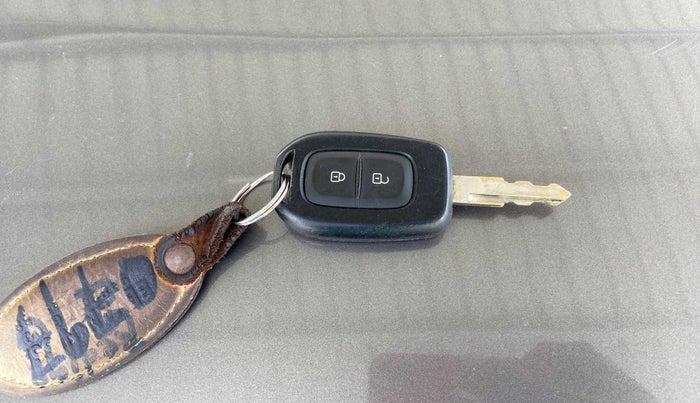 2017 Datsun Redi Go T (O), Petrol, Manual, 20,228 km, Key Close Up