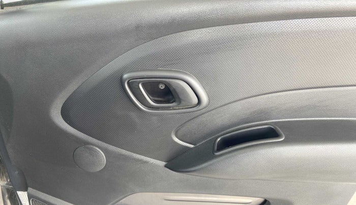 2017 Datsun Redi Go T (O), Petrol, Manual, 20,228 km, Driver Side Door Panels Control