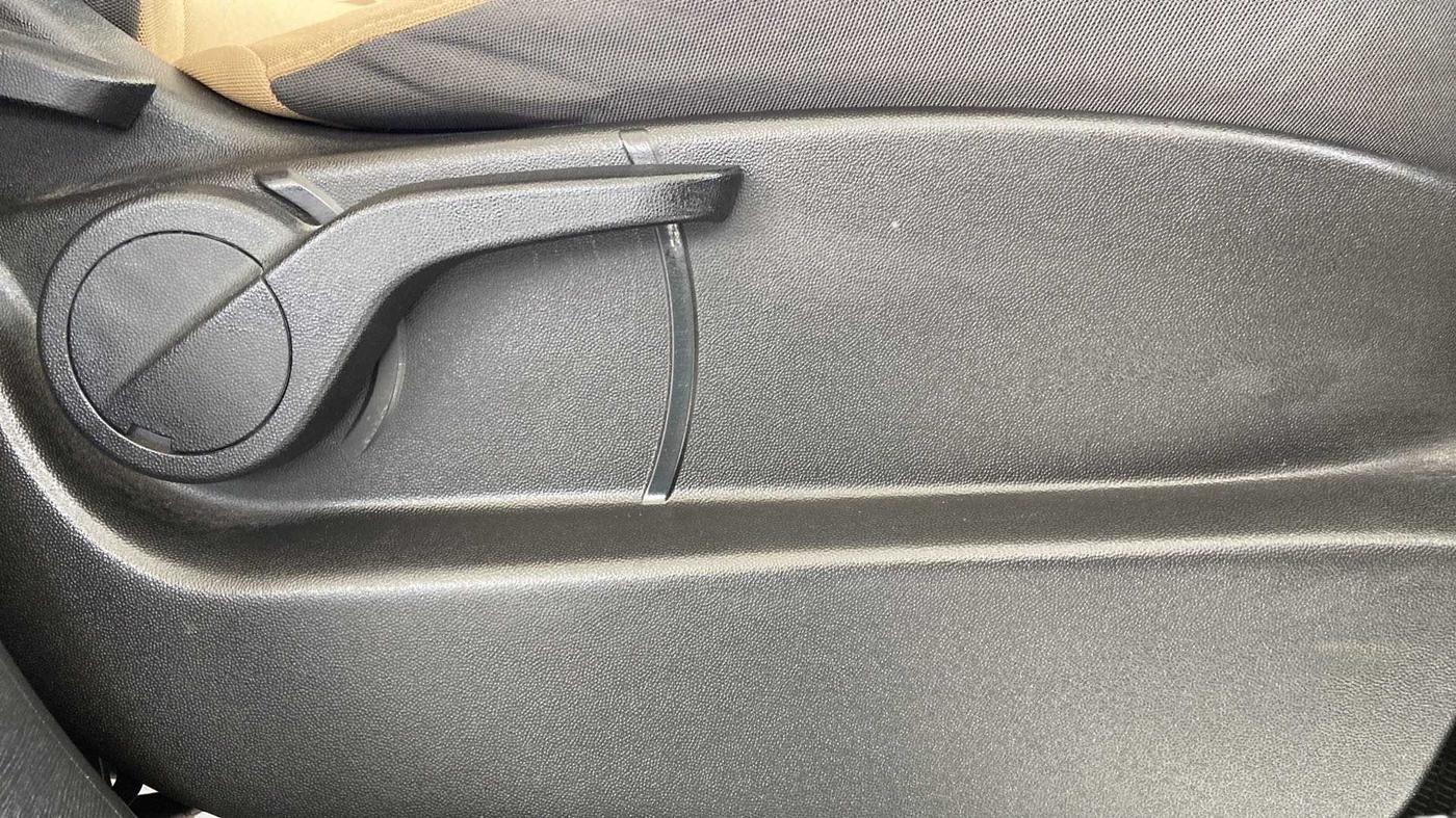 2019 Mahindra XUV500 W7, Diesel, Manual, 26,916 km, Driver Side Adjustment Panel