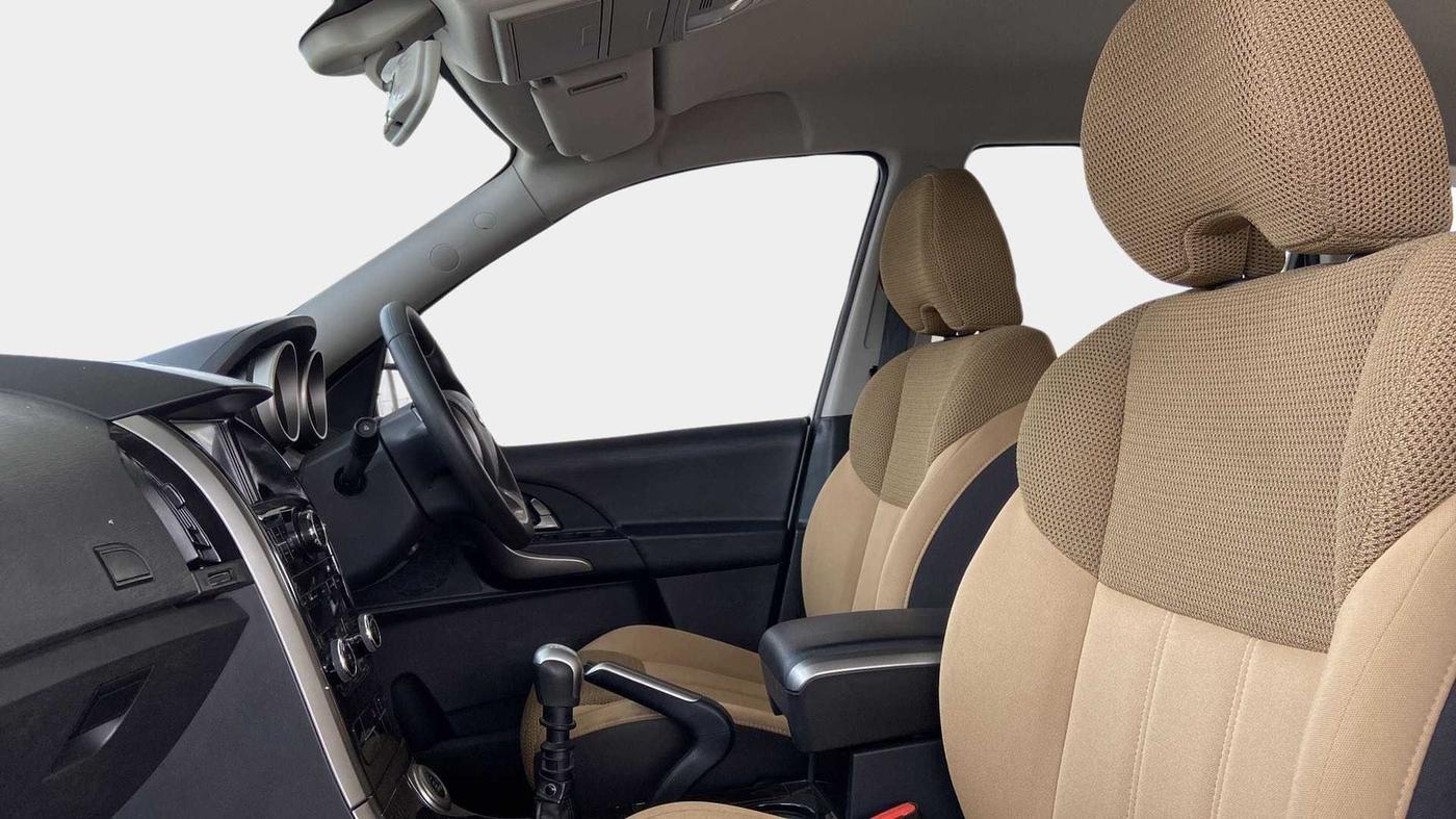2019 Mahindra XUV500 W7, Diesel, Manual, 26,916 km, Right Side Front Door Cabin