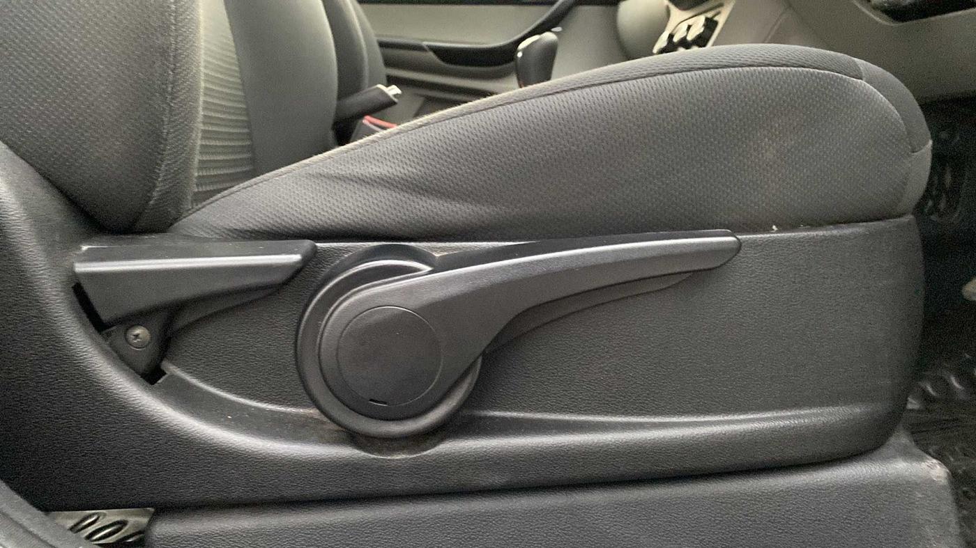 2018 Tata Tiago XZ PETROL, Petrol, Manual, 31,841 km, Driver Side Adjustment Panel
