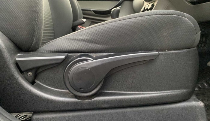 2018 Tata Tiago XZ PETROL, Petrol, Manual, 31,841 km, Driver Side Adjustment Panel