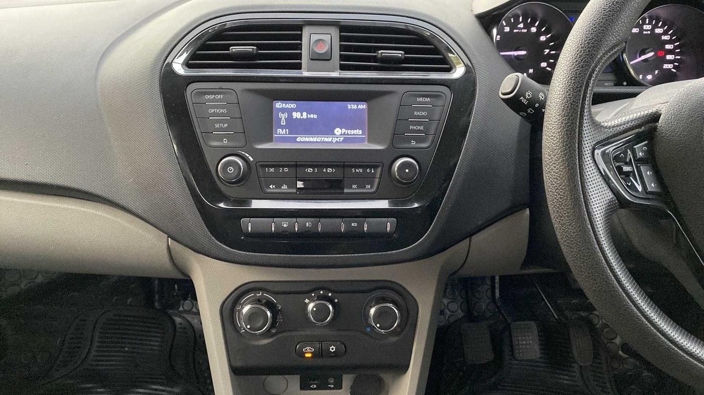 2018 Tata Tiago XZ PETROL, Petrol, Manual, 31,841 km, Air Conditioner