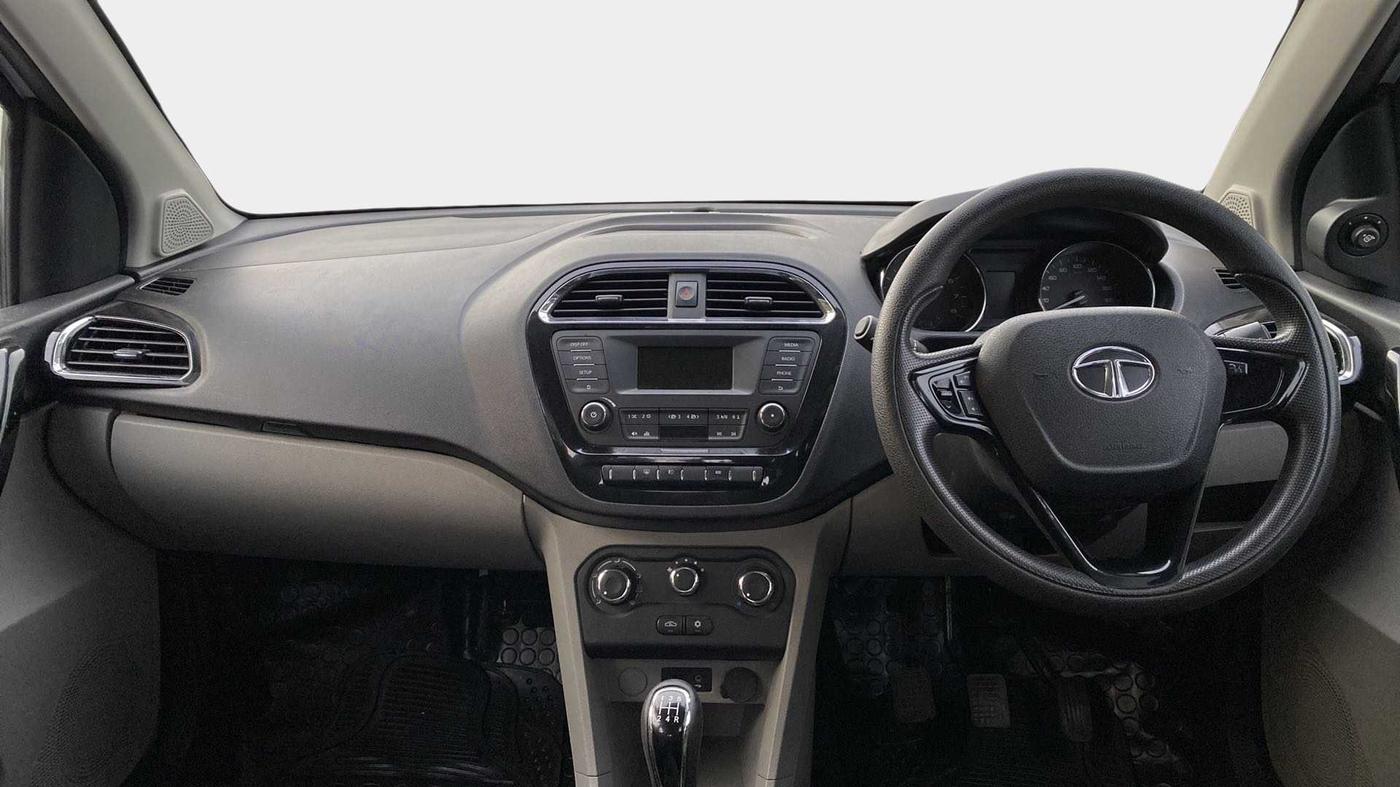 2018 Tata Tiago XZ PETROL, Petrol, Manual, 31,841 km, Dashboard