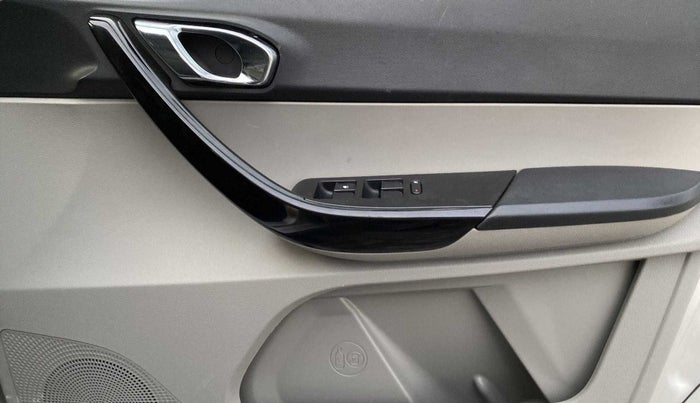 2018 Tata Tiago XZ PETROL, Petrol, Manual, 31,841 km, Driver Side Door Panels Control