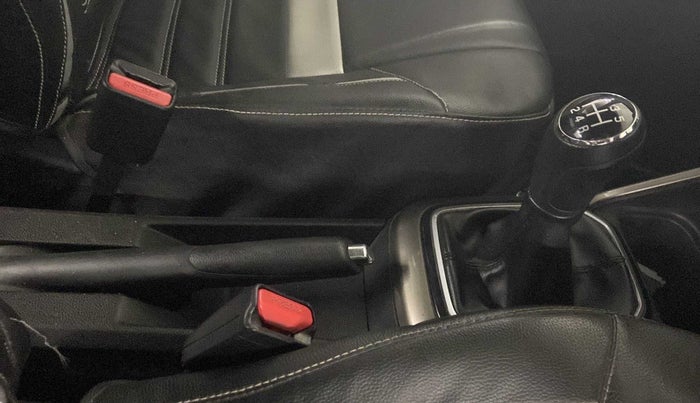 2017 Maruti IGNIS ZETA 1.2, Petrol, Manual, 77,184 km, Gear Lever