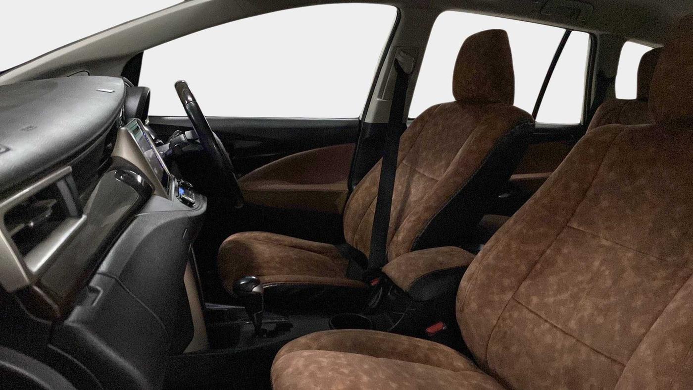 2019 Toyota Innova Crysta 2.8 ZX AT 7 STR, Diesel, Automatic, 80,686 km, Right Side Front Door Cabin