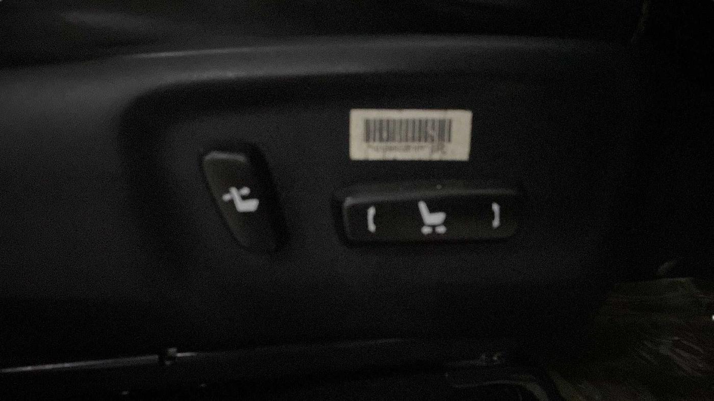 2019 Toyota Innova Crysta 2.8 ZX AT 7 STR, Diesel, Automatic, 80,686 km, Driver Side Adjustment Panel